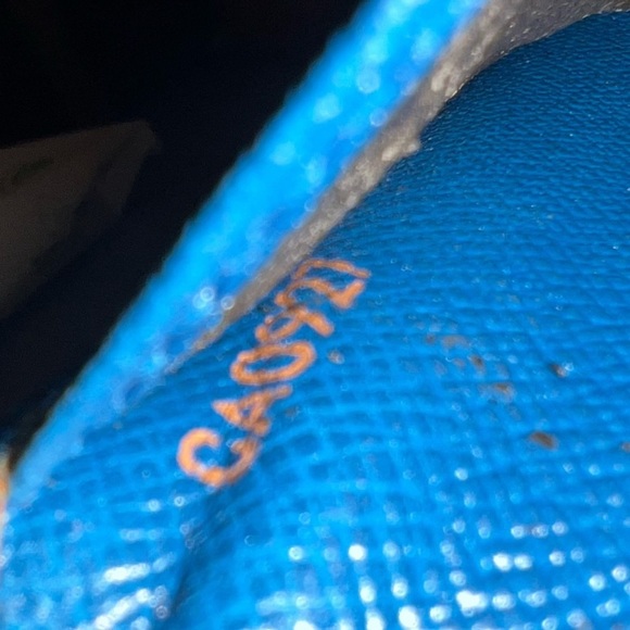 Authentic Louis Vuitton Blue Epi Wallet - Picture 9 of 9